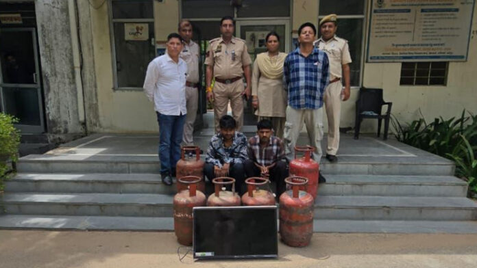 Two cunning burglars arrested.