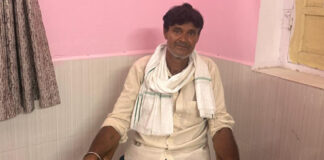 नामांतरण के बदले एक लाख की रिश्वत लेते पटवारी का दलाल गिरफ्तार Broker for Patwari arrested while accepting a bribe of one lakh rupees for mutation of land records.