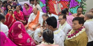 दो दिवसीय महोत्सव में गुरु पूजन व सत्संग में उमड़े श्रद्धालु