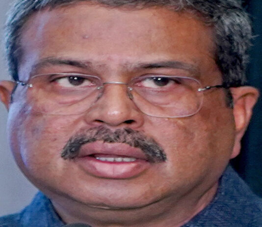 NEET विवाद के बीच धर्मेंद्र प्रधान का इस्तीफा, छात्रों के हित में लिया फैसला Dharmendra Pradhan resigns amidst NEET controversy