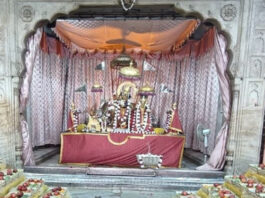 देवशयनी एकादशी पर गोविंददेवजी मंदिर में गूंजे वैदिक मंत्र Vedic mantras resonated at the Govind Dev Ji Temple on Devshayani Ekadashi.
