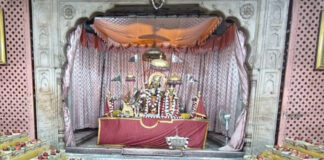 देवशयनी एकादशी पर गोविंददेवजी मंदिर में गूंजे वैदिक मंत्र Vedic mantras resonated at the Govind Dev Ji Temple on Devshayani Ekadashi.