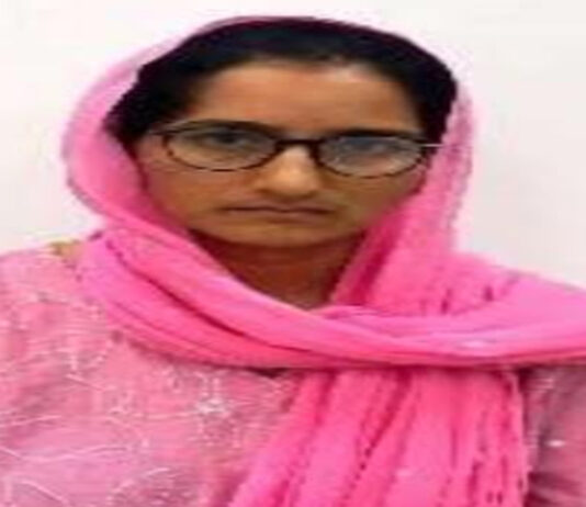 ईओ-आरओ भर्ती परीक्षा में ब्लूटूथ से नकल करने वाली पांच हजार की इनामी कोमल गिरफ्तार