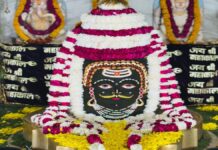 श्रावण के प्रथम दिन शिवालयों में उमड़ा आस्था का सैलाब