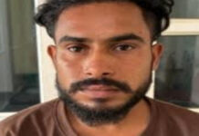 दस हजार का इनामी बदमाश गिरफ्तार Criminal with a ₹10000 reward on his head arrested.