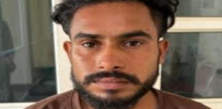 दस हजार का इनामी बदमाश गिरफ्तार Criminal with a ₹10000 reward on his head arrested.