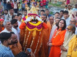 गुरु पूर्णिमा महोत्सव में राम नाम संकीर्तन से गुंजायमान हुआ हाथोज धाम Hathoj Dham resounded with the chanting of 'Ram Naam' during the Guru Purnima festival.