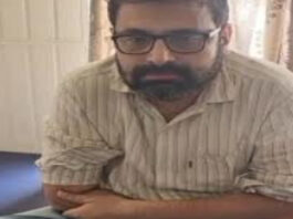 गर्भपात की सफाई के नाम पर 3 हजार 500 रुपए की रिश्वत लेते चिकित्सक गिरफ्तार Doctor arrested for accepting a bribe for a post-abortion cleaning procedure.