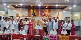 गणिनी आर्यिका विभा श्री माताजी ससंघ के सानिध्य में गुरु पूर्णिमा महोत्सव का आयोजन Guru Purnima festival organized under the benign presence of Ganini Aryika Vibha Shree Mataji and her sangh.