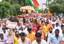 जयपुर में गौ-भक्तों की हुंकार: ‘गाय को मिले राष्ट्र माता का दर्जा, गोहत्या पर लगे पूर्ण प्रतिबंध’ Cow devotees roar in Jaipur