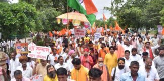 जयपुर में गौ-भक्तों की हुंकार: ‘गाय को मिले राष्ट्र माता का दर्जा, गोहत्या पर लगे पूर्ण प्रतिबंध’ Cow devotees roar in Jaipur