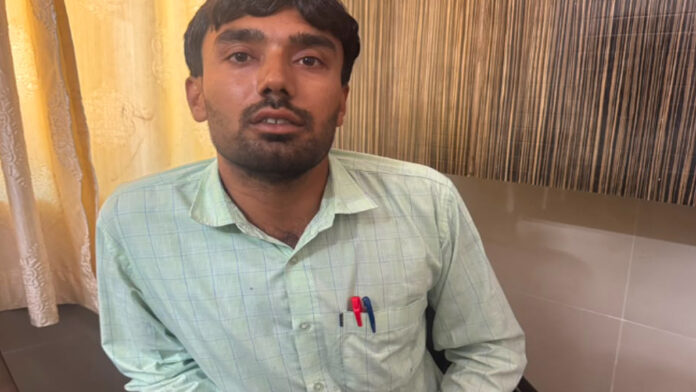 Village Development Officer arrested for taking a bribe. Village Development Officer arrested for taking a bribe.