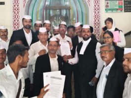 छात्रों पर लाठीचार्ज की निष्पक्ष जांच की मांग को लेकर राष्ट्रपति के नाम सौंपा ज्ञापन A memorandum addressed to the President was submitted, demanding an impartial inquiry into the lathi-charge on students.