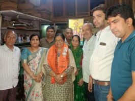 पीएम विश्वकर्मा योजना में ठठेरा/कसेरा समाज को शामिल करने की मांग को लेकर सांसद मंजू शर्मा को सौंपा ज्ञापन Memorandum submitted to MP Manju Sharma.