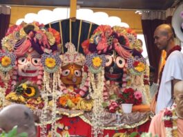 इस्कॉन जयपुर की जगन्नाथ रथयात्रा:’हरे कृष्णा’ संकीर्तन के बीच 10 हजार श्रद्धालुओं ने खींचा 32 फीट ऊंचा दिव्य रथ
