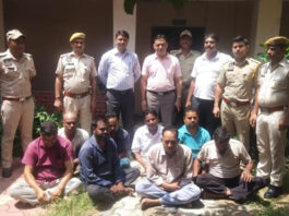 जुआघर पर पुलिस ने मारा छापा: 54 हजार 800 रुपए जुआ राशि सहित आठ जुआरी गिरफ्तार