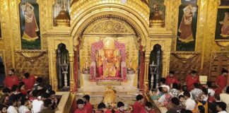 गुरु पूर्णिमा पर राजस्थानी लहरिया वेशभूषा में सजे मोती डूंगरी गणेश Moti Dungri Ganesh adorned in Rajasthani *Leheriya* attire on Guru Purnima.