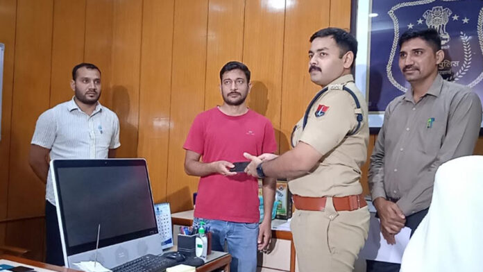 Five cyber fraudsters arrested in 'Mule Hunter' operation. Five cyber fraudsters arrested in 'Mule Hunter' operation.