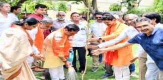 डॉ. मुखर्जी के राष्ट्रवादी विचार कार्यकर्ताओं के लिए प्रेरणा : गोपाल शर्मा Dr. Mukherjee's nationalist ideas are an inspiration for party workers: Gopal Sharma