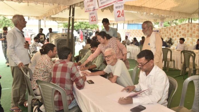 Hundreds of cases resolved on the spot at the urban service camp. Hundreds of cases resolved on the spot at the urban service camp.