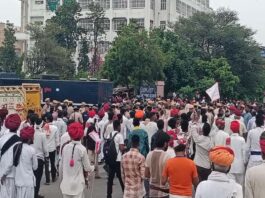 दस प्रतिशत आरक्षण की मांग पर जयपुर में बवाल: महापंचायत के बाद पुलिस-प्रदर्शनकारियों में झड़प