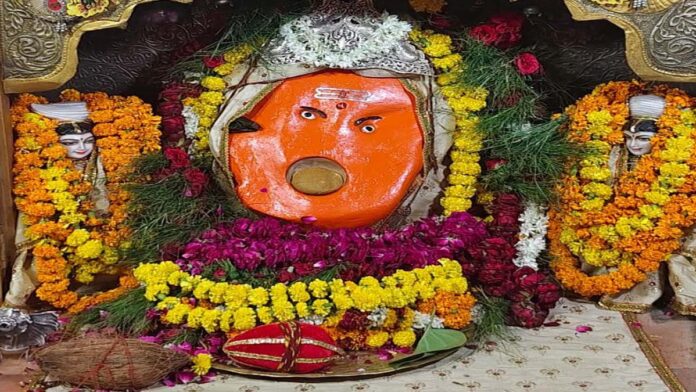 A special *Abhishek* of the walled-city Ganesha will take place on Pushya Nakshatra. A special *Abhishek* of the walled-city Ganesha will take place on Pushya Nakshatra.