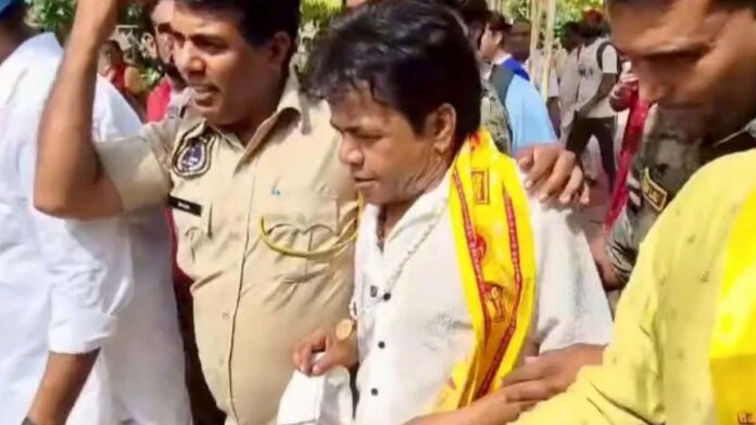 Actor Rajpal Yadav visited the court of Govind Devji. Actor Rajpal Yadav visited the court of Govind Devji.