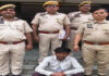 चलती बस में जेब काटने वाला शातिर गिरफ्तार Cunning pickpocket arrested on a moving bus.