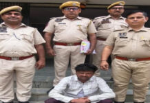 चलती बस में जेब काटने वाला शातिर गिरफ्तार Cunning pickpocket arrested on a moving bus.