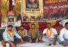 संविदा नर्सिंग कर्मियों का आंदोलन:क्रमिक अनशन पर बैठे पांच नर्सिंग ऑफिसर