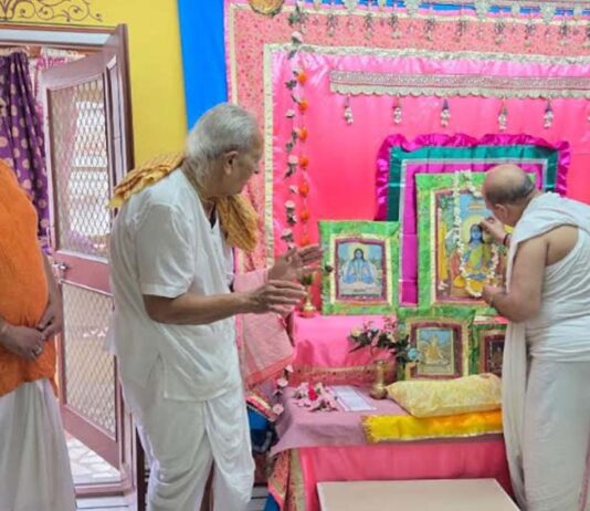 सरस निकुंज में मनाया गया गुरु पूर्णिमा महोत्सव Guru Purnima festival celebrated at Saras Nikunj