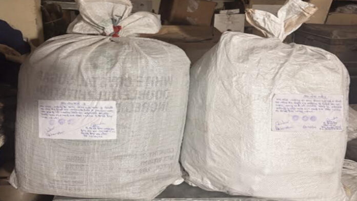 38 kg of poppy husk found in unclaimed bags at Sindhi Camp Bus Stand.
