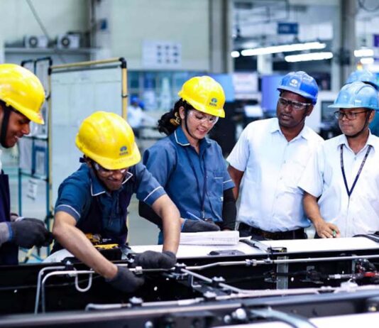 टाटा मोटर्स का ‘कौशल्य’ प्रोग्राम: 23,000 से अधिक युवाओं को स्किल Tata Motors’ ‘Kaushalya’ Program: Skilling over 23,000 youths