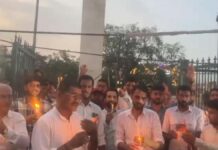 पदोन्नति में 2 वर्ष के शिथिलन पर शर्त हटाने की मांग को लेकर शहीद स्मारक पर कर्मचारियों का कैंडल मार्च