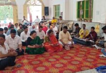 रामलला मंदिर में चोरी के विरोध में आप का सुंदरकांड पाठ AAP organizes Sundarkand recitation in protest against the theft at the Ram Lalla temple.