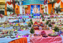 सद्गुरु टेऊँराम महाराज के जन्मोत्सव पर 140 व्यंजनों का भोग Offering of 140 dishes on the birth anniversary of Sadhguru Teunram Maharaj