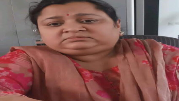 Female director of a fake finance company arrested in ₹12.09 crore online gold trading fraud. Female director of a fake finance company arrested in ₹12.09 crore online gold trading fraud.