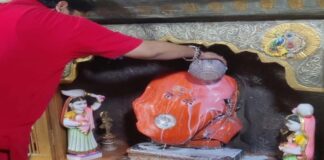 पुष्य नक्षत्र पर परकोटा गणेश मंदिर में पंचामृत अभिषेक Panchamrit Abhishekh at the Parkota Ganesh Temple on the occasion of Pushya Nakshatra.