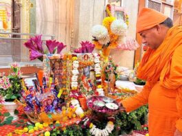 बधाई गीतों के बीच श्रद्धा से मनाया सद्गुरु स्वामी टेऊराम का छठी महोत्सव The 'Chhathi' festival of Sadguru Swami Teuram was celebrated with reverence amidst songs of celebration.