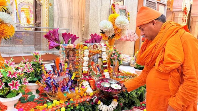 The 'Chhathi' festival of Sadguru Swami Teuram was celebrated with reverence amidst songs of celebration. The 'Chhathi' festival of Sadguru Swami Teuram was celebrated with reverence amidst songs of celebration.