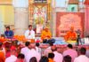 140 दीपों की महाआरती से गूंजा श्री अमरापुर स्थान Shri Amrapur Sthan resounds with the Maha-Aarti of 140 lamps.