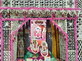 छोटी चौपड़ स्थित श्री सीताराम मंदिर में फूल बंगला महोत्सव में 100 किलो फूलों से सजा दरबार