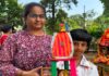 बाल रथयात्रा में बच्चों की रचनात्मकता और भक्ति का संगम A confluence of children's creativity and devotion at the Bal Rath Yatra.
