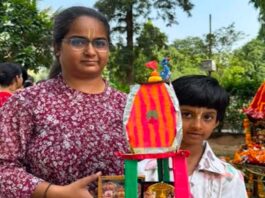बाल रथयात्रा में बच्चों की रचनात्मकता और भक्ति का संगम A confluence of children's creativity and devotion at the Bal Rath Yatra.