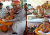 श्री राम जन्मोत्सव पर गूंजे जयघोष: बधाई गीतों से भक्तिमय हुआ कथा पंडाल