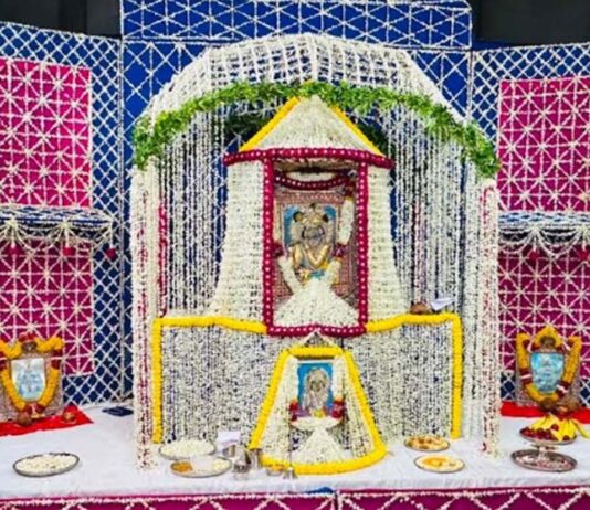 गूंजे श्याम बाबा के जयकारे: अलौकिक शृंगार और भजनों से भक्तिमय हुआ माहौल Chants of 'Shyam Baba' Resonate