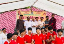 युवा खेल संगम का आयोजन में पारंपरिक खेलों में युवाओं ने दिखाया उत्साह Youth showed enthusiasm for traditional sports at the 'Yuva Khel Sangam' event.