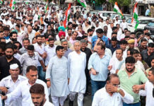 केंद्रीय शिक्षा मंत्री के इस्तीफे को लेकर कांग्रेस का जयपुर में उग्र प्रदर्शन Congress stages fierce protest in Jaipur demanding the Union Education Minister's resignation.