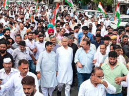 केंद्रीय शिक्षा मंत्री के इस्तीफे को लेकर कांग्रेस का जयपुर में उग्र प्रदर्शन Congress stages fierce protest in Jaipur demanding the Union Education Minister's resignation.