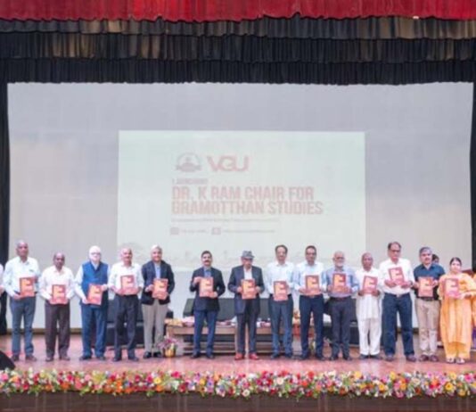 वीजीयू में ग्रामीण विकास पर अंतरराष्ट्रीय मंथन शुरू, विकसित भारत-2047 के लिए गांवों को आत्मनिर्भर बनाने का दिया संदेश